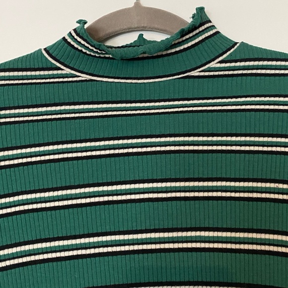 Dynamite Ribbed Turtleneck - Picture 3 of 3